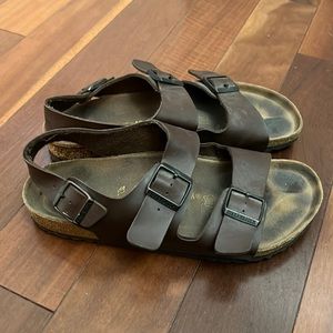 Birkenstock sandal in good condition!